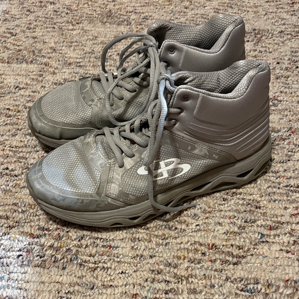 Men's Gray High-Top Turf/Terf Baseball cleats/shoes